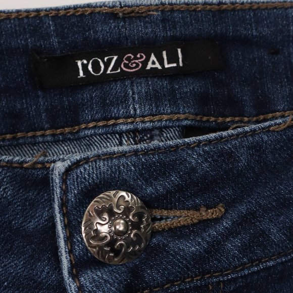 Roz & Ali 5 Pocket Straight leg Jeans Embroidered Pockets Blue Size 6 Average - Picture 3 of 11